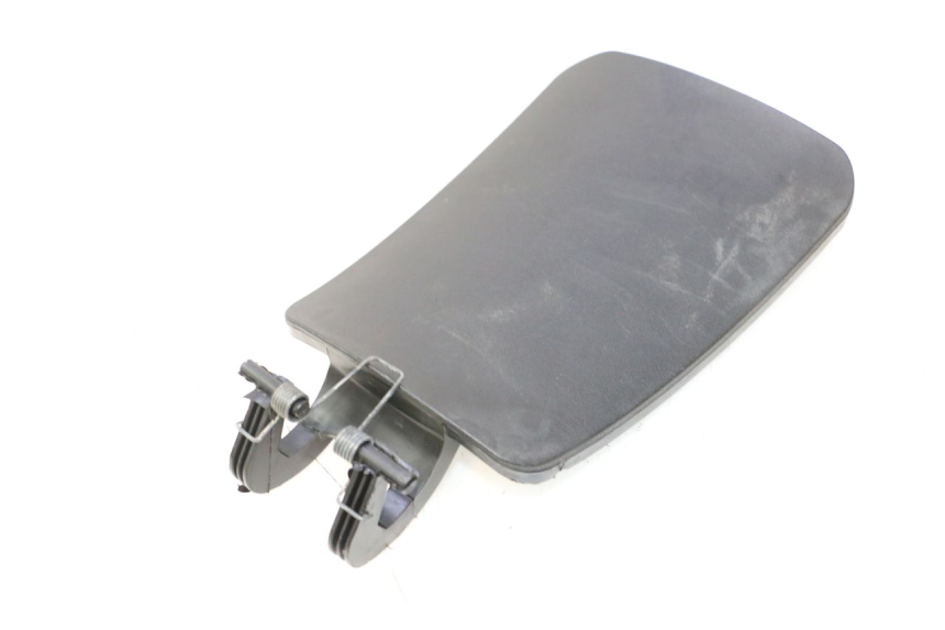 photo de SPORTELLO DEL SERBATOIO PIAGGIO MP3 LT 400 (2007 - 2012) - Primo piano tecnico