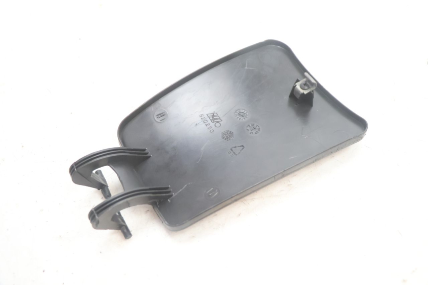 photo de CARBURANTE SPORTELLO PIAGGIO MP3 125 (2006 - 2014) - Vista d'insieme del prodotto