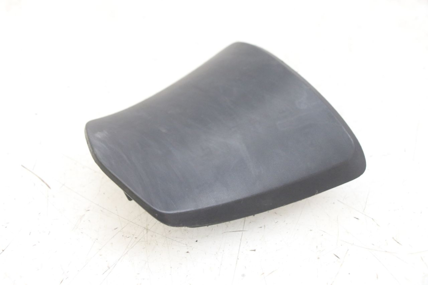 photo de SPORTELLO DEL SERBATOIO HONDA PCX (JF47) 125 (2012 - 2013) - Zoom sullo stato d'uso