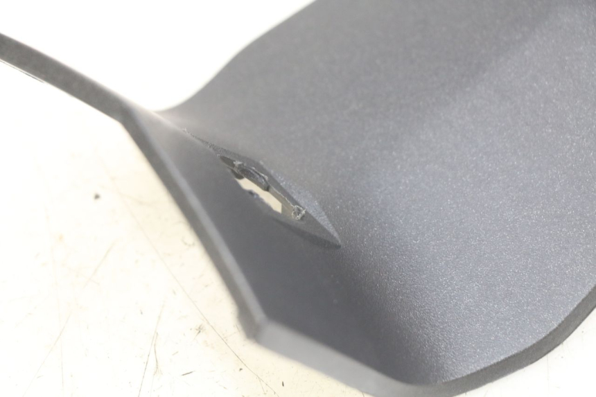 photo de SPORTELLO DEL SERBATOIO PEUGEOT SATELIS 125 (2006 - 2009) - Primo piano tecnico