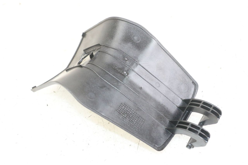 photo de CARBURANTE SPORTELLO PEUGEOT SATELIS 125 (2013 - 2018) - Zoom sullo stato d'uso