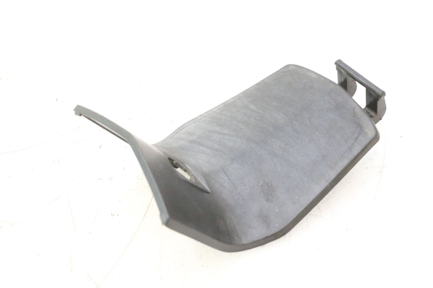 photo de SPORTELLO DEL SERBATOIO PEUGEOT SATELIS 125 (2006 - 2009) - Primo piano tecnico