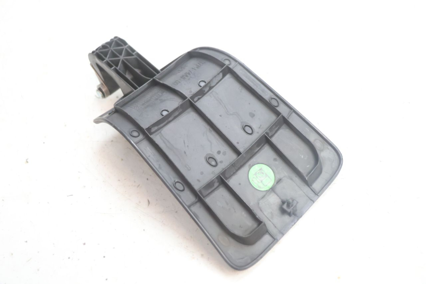 photo de CARBURANTE SPORTELLO YAMAHA X-MAX XMAX 125 (2010 - 2013) - Altra angolazione