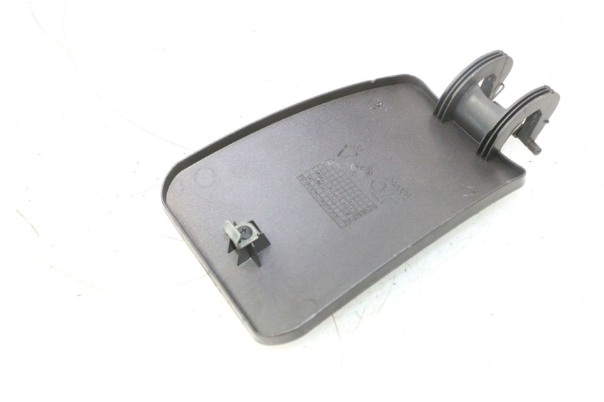 photo de CARBURANTE SPORTELLO PIAGGIO X8 STREET 125 (2006 - 2007) - Zoom sullo stato d'uso