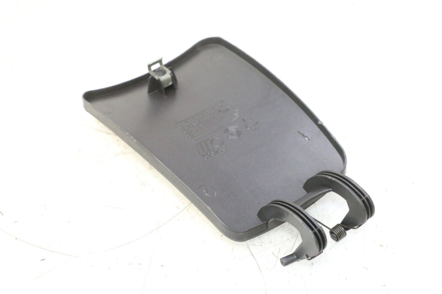 photo de CARBURANTE SPORTELLO PIAGGIO X8 STREET 125 (2006 - 2007) - Altra angolazione