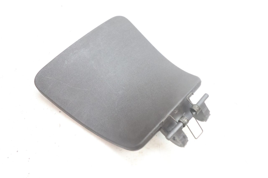 photo de SPORTELLO DEL SERBATOIO PIAGGIO X9 EVOLUTION 125 (2003 - 2007) - Vista principale