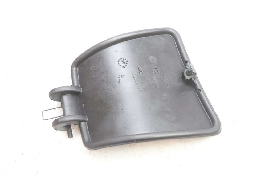 photo de SPORTELLO DEL SERBATOIO PIAGGIO X9 EVOLUTION 125 (2003 - 2007) - Altra angolazione