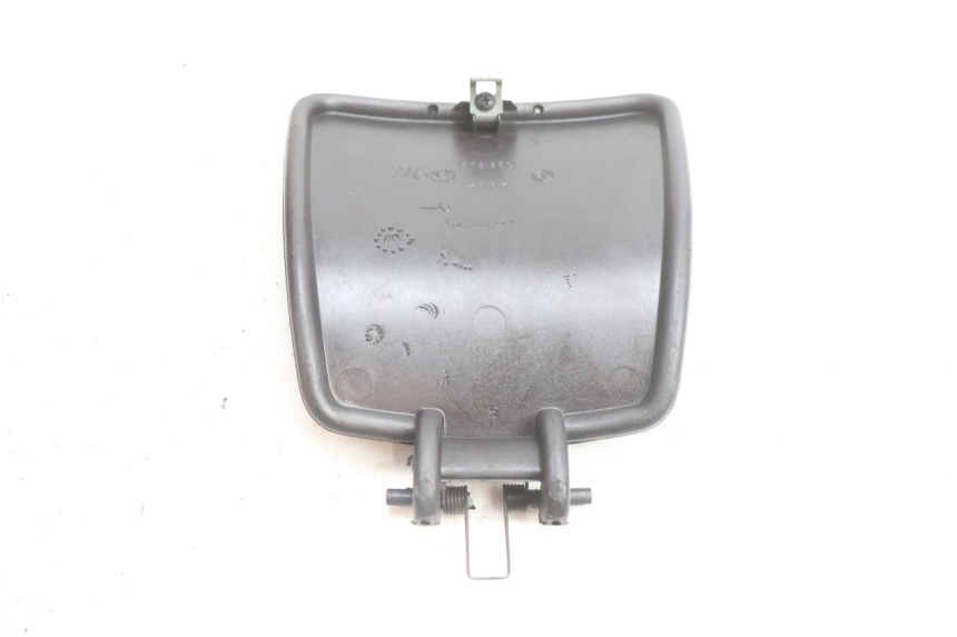 photo de SPORTELLO DEL SERBATOIO PIAGGIO X9 EVOLUTION 125 (2003 - 2007) - Primo piano tecnico