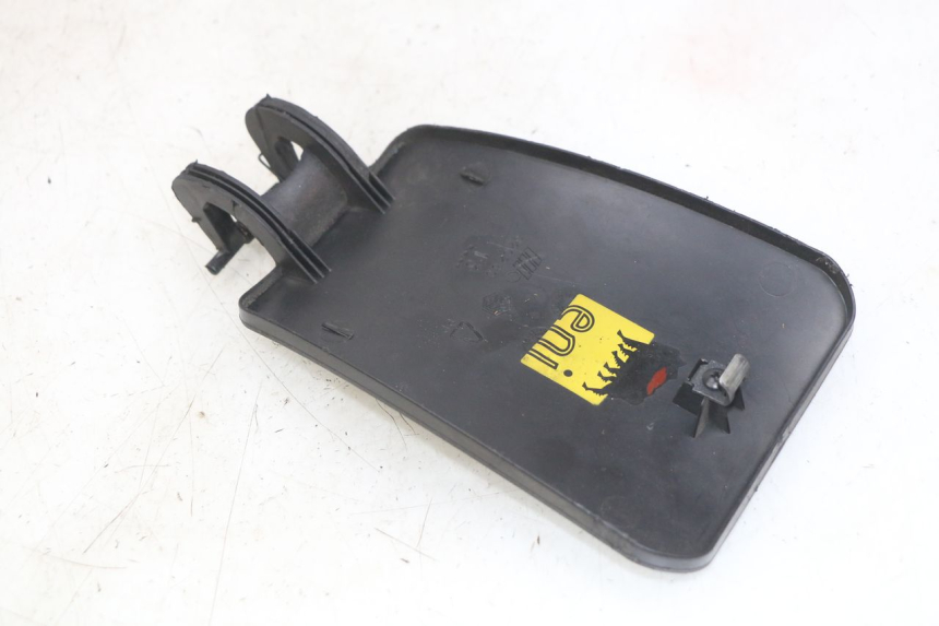 photo de SPORTELLO DEL SERBATOIO PIAGGIO XEVO - X EVO 125 (2007 - 2017) - Dettaglio del componente
