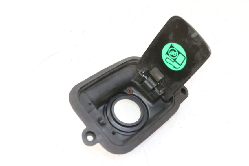 photo de SPORTELLO DEL SERBATOIO YAMAHA YP MAJESTY 125 (2007 - 2010) - Zoom sullo stato d'uso