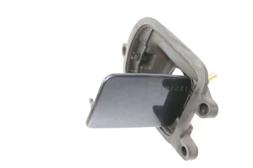 photo de Sportello del serbatoio YAMAHA YP MAJESTY 125 (1998 - 2001) - Stato della superficie e materiale