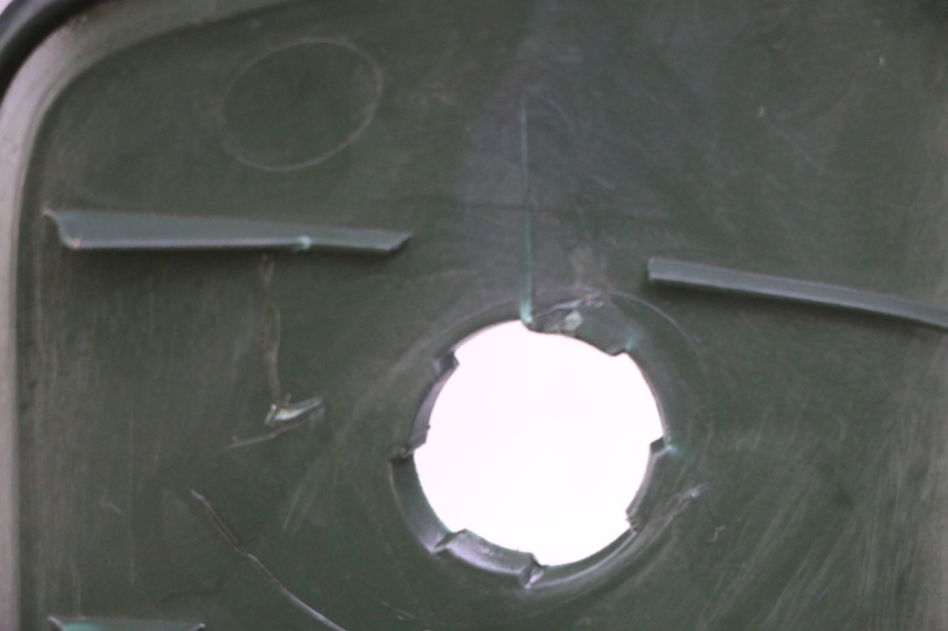 photo de SPORTELLO ANTERIORE PEUGEOT ELYSEO 125 (1999 - 2004) - Zoom sullo stato d'uso