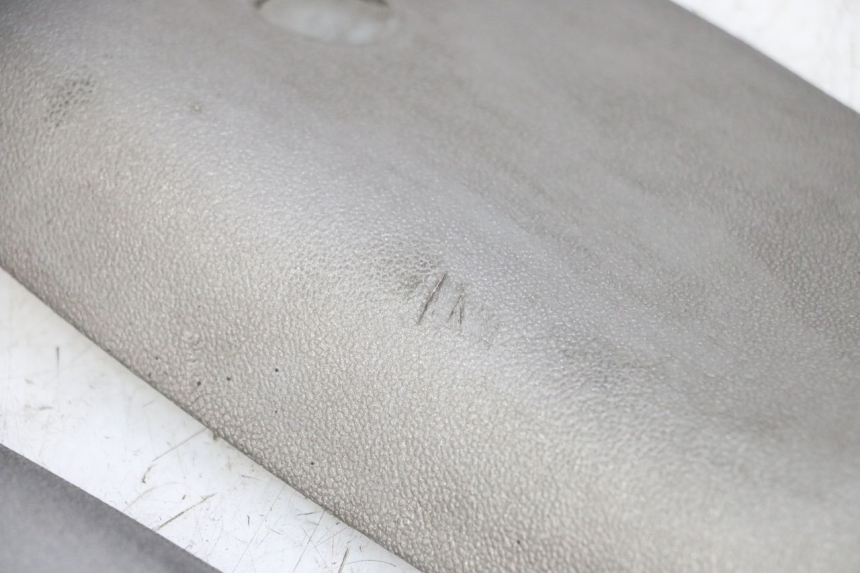 photo de Sportello di ispezione anteriore PEUGEOT ELYSTAR 50 (2002 - 2014) - Dettagli dei punti di fissaggio