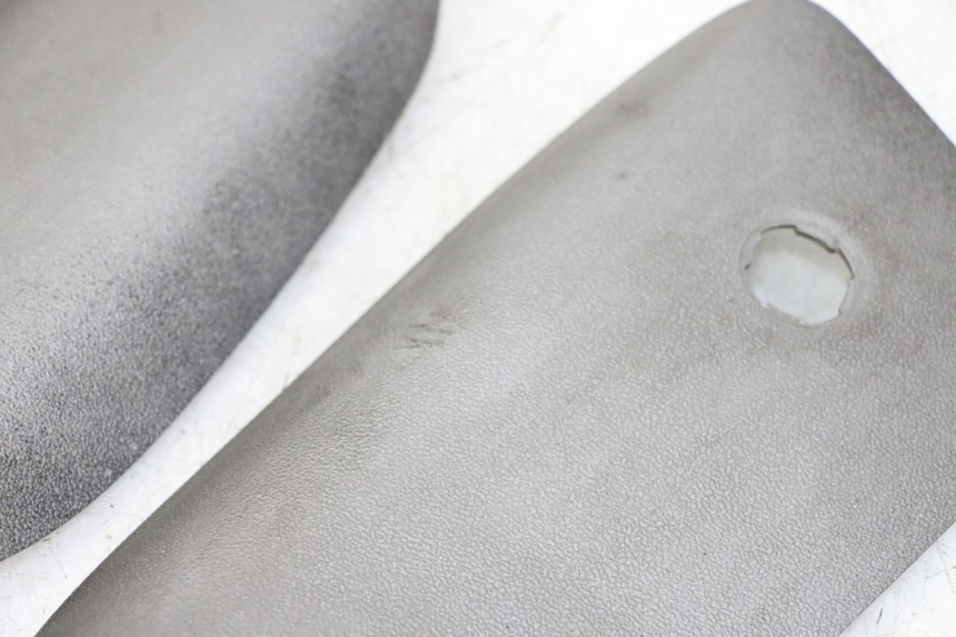 photo de Sportello di ispezione anteriore PEUGEOT ELYSTAR 50 (2002 - 2014) - Stato della superficie e materiale