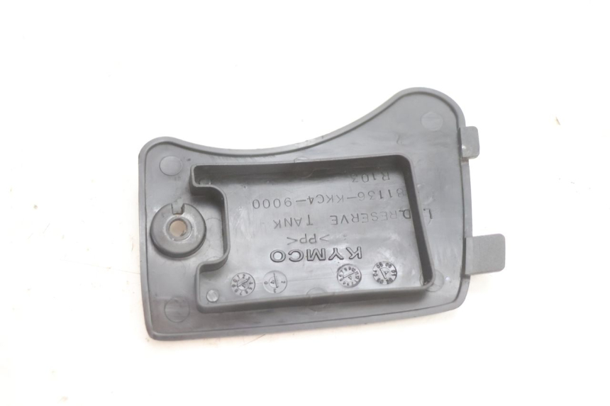 photo de Sportello di ispezione anteriore KYMCO GRAND DINK 125 (2008 - 2014) - Altra angolazione