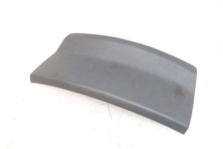 photo de SPORTELLO ANTERIORE PIAGGIO MP3 500 (2016 - 2018) - Primo piano tecnico