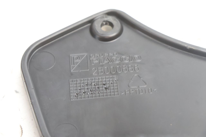 photo de SPORTELLO ANTERIORE PIAGGIO MP3 500 (2016 - 2018) - Primo piano tecnico