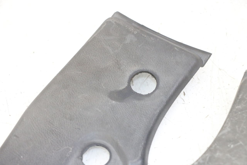 photo de SPORTELLO ANTERIORE HONDA NTV DEAUVILLE ABS 700 (2007 - 2016) - Primo piano tecnico