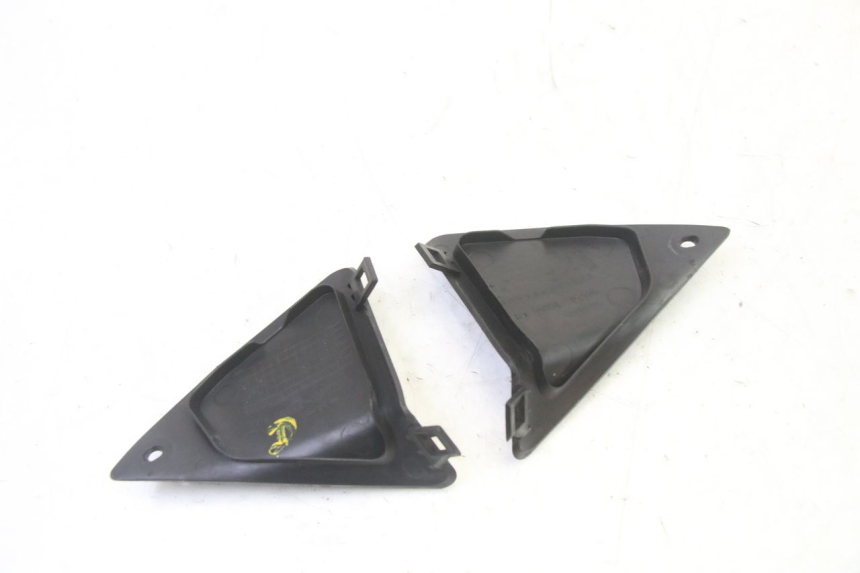 photo de SPORTELLO ANTERIORE SUZUKI SV S 650 (2003 - 2009) - Primo piano tecnico