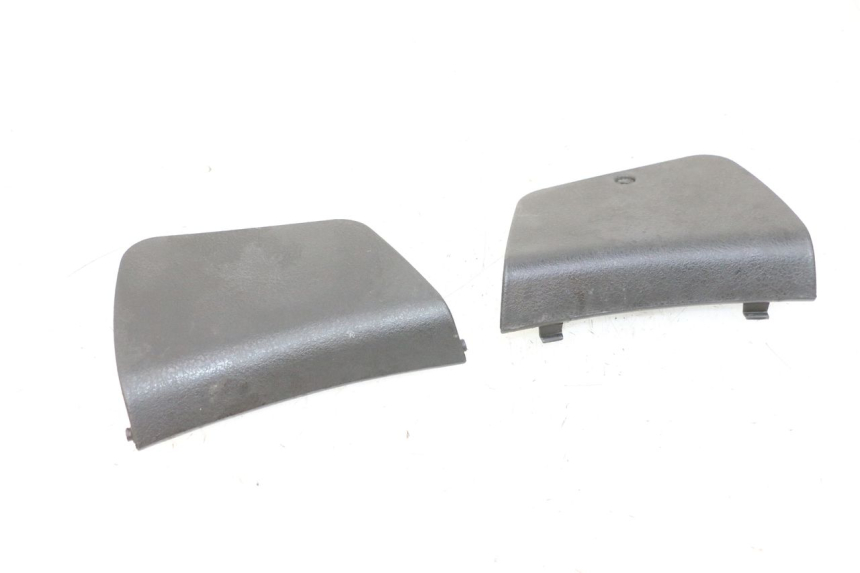 photo de SPORTA DI ISPEZIONE ANTERIORE PIAGGIO XEVO - X EVO 125 (2007 - 2017) - Zoom sullo stato d'uso