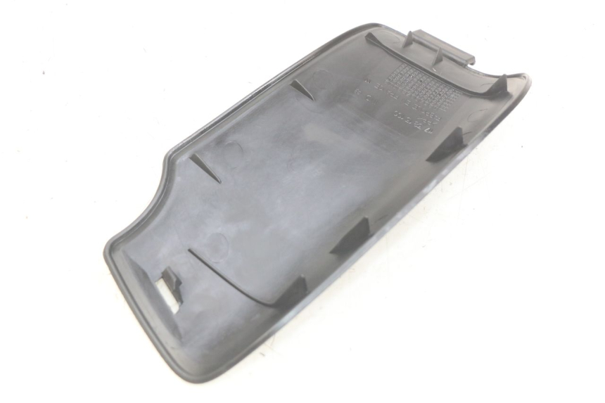 photo de SPORTA DI ISPEZIONE DESTRA PEUGEOT ELYSEO 125 (1999 - 2004) - Zoom sullo stato d'uso