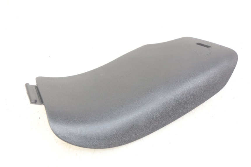 photo de SPORTA DI ISPEZIONE DESTRA PEUGEOT ELYSEO 125 (1999 - 2004) - Altra angolazione