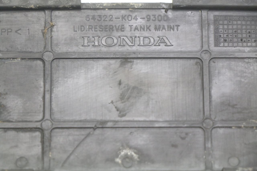 photo de SPORTELLO DESTRA HONDA FORZA 125 (2015 - 2016) - Zoom sullo stato d'uso