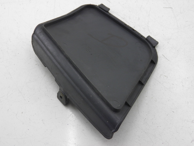 photo de Sportello di ispezione destro HONDA FES PANTHEON 125 (2003 - 2007) - Stato della superficie e materiale