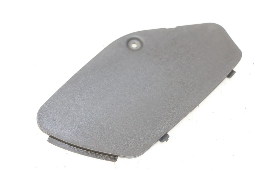 photo de SPORTA DI ISPEZIONE DESTRA PIAGGIO MP3 125 (2006 - 2014) - Zoom sullo stato d'uso