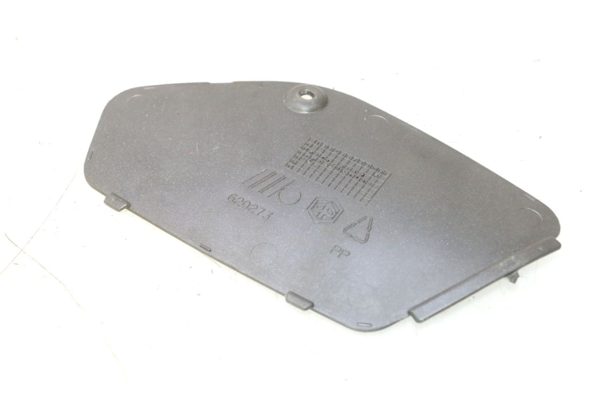 photo de SPORTELLO DESTRA PIAGGIO X8 STREET 125 (2006 - 2007) - Zoom sullo stato d'uso