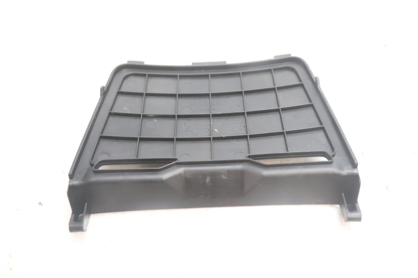 photo de SPORTELLO HONDA FJS SILVER WING SILVERWING 400 (2005 - 2008) - Zoom sullo stato d'uso