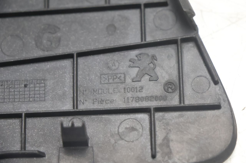 photo de TAPPO ISPEZIONE SINISTRO PEUGEOT SATELIS 125 (2013 - 2018) - Primo piano tecnico