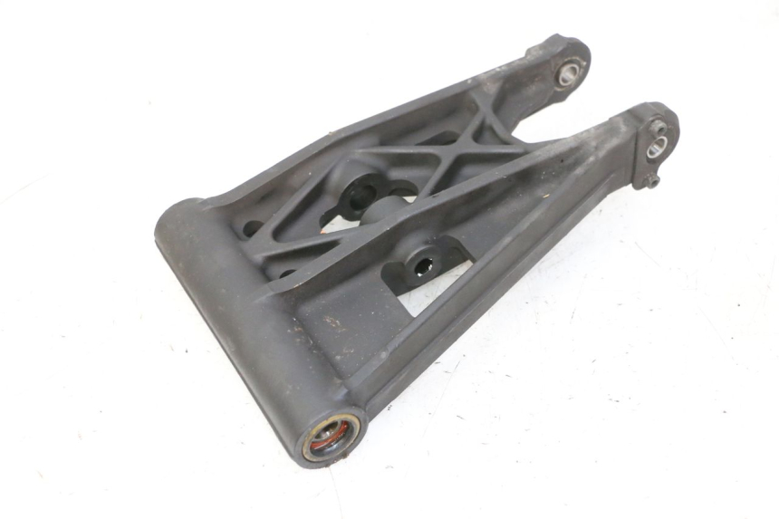 photo de BRACCIO OSCILLANTE ANTERIORE QUADRO 4 4D 350 (2015 - 2018) - Zoom sullo stato d'uso