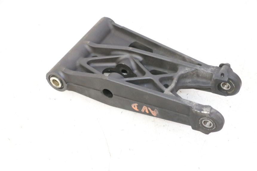 photo de BRACCIO OSCILLANTE ANTERIORE QUADRO 4 4D 350 (2015 - 2018) - Primo piano tecnico