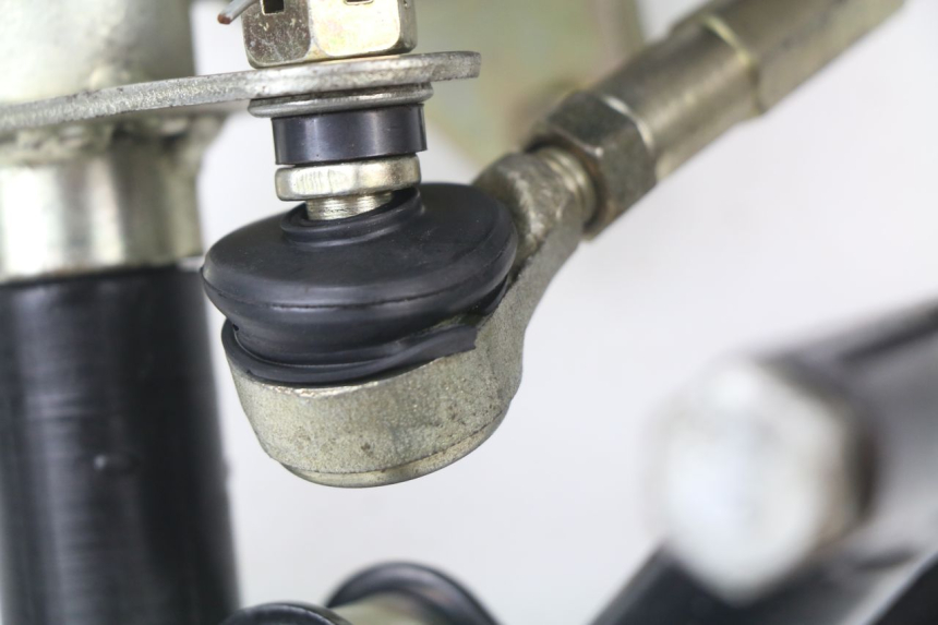 photo de BRACCIO OSCILLANTE ANTERIORE CHINESE QUAD ENFANT ATV PUMA 50 - Altra angolazione