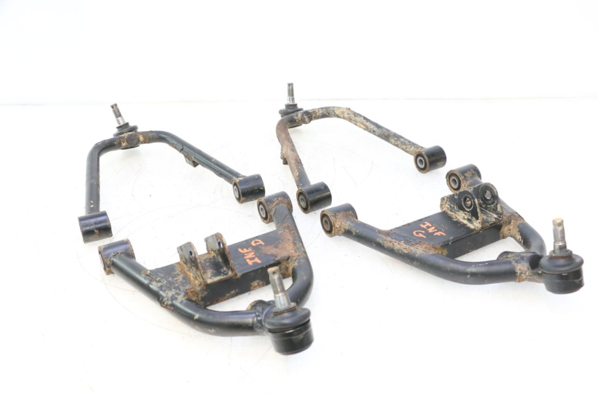photo de BRACCIO OSCILLANTE ANTERIORE KYMCO MXU R 250 (2004 - 2010) - Panoramica del profilo