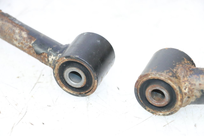photo de BRACCIO OSCILLANTE ANTERIORE KYMCO MXU R 250 (2004 - 2010) - Dettagli dei punti di fissaggio