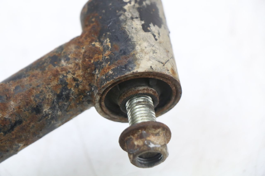 photo de TRIANGOLO ANTERIORE HONDA TRX 300 (1988 - 2000) - Stato della superficie e materiale