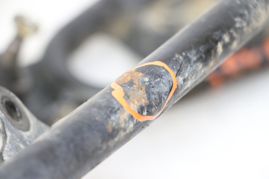 photo de BRACCIO OSCILLANTE ANTERIORE YAMAHA YFM R RAPTOR 250 (2008 - 2014) - Zoom sullo stato d'uso