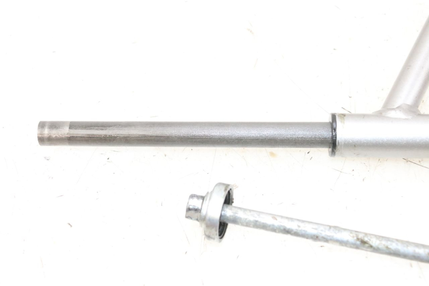 photo de BRACCIO OSCILLANTE ANTERIORE YAMAHA YFM R RAPTOR 250 (2008 - 2014) - Zoom sui componenti