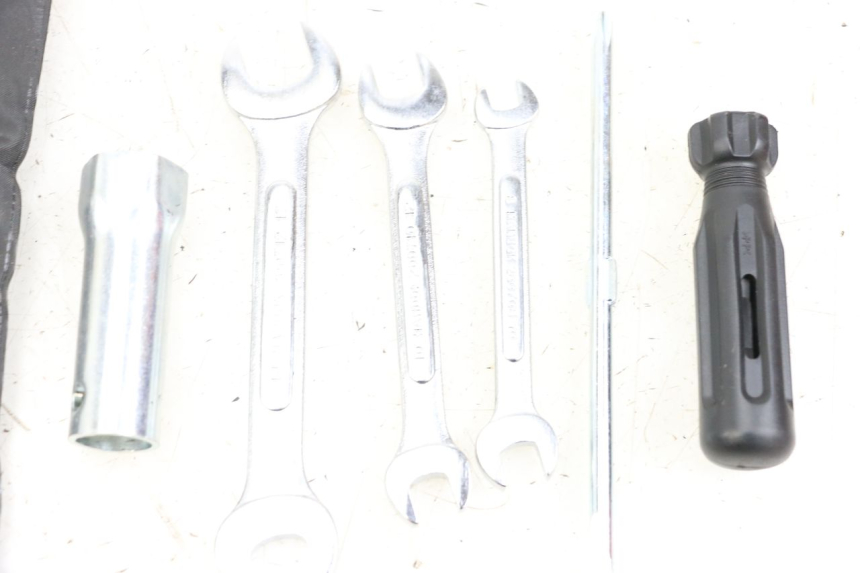 photo de KIT UTENSILI DAELIM A-FOUR 2T 50 (2005 - 2012) - Dettaglio del componente