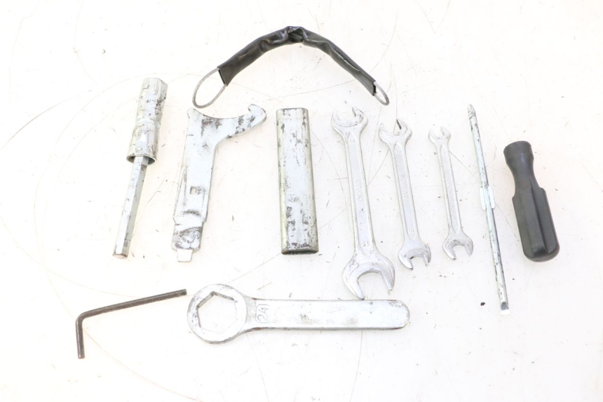 photo de KIT UTENSILI HONDA CB F HORNET 600 (2005 - 2006) - Vista principale