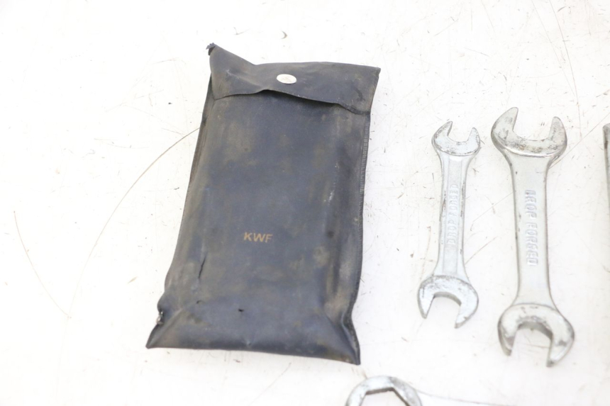 photo de KIT UTENSILI HONDA CBF 125 (2009 - 2015) - Altra vista dell'articolo