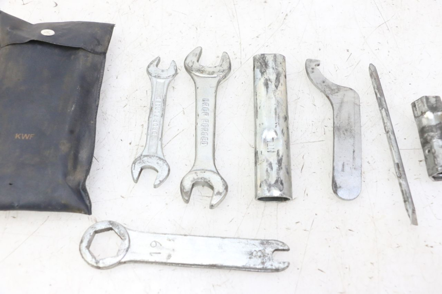 photo de KIT UTENSILI HONDA CBF 125 (2009 - 2015) - Caratteristiche distintive