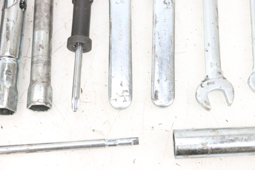 photo de KIT UTENSILI SUZUKI DL V STROM 1000 (2002 - 2007) - Vista d'insieme del prodotto