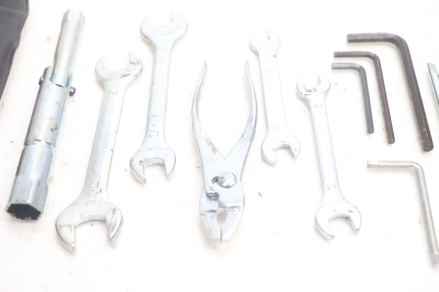 photo de KIT UTENSILI YAMAHA FJR 1300 (2001 - 2005) - Zoom sullo stato d'uso