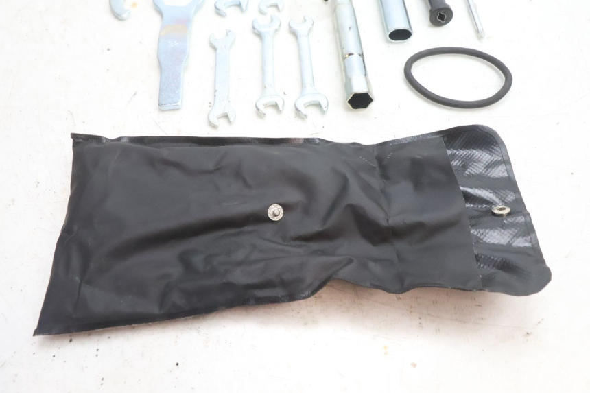 photo de KIT UTENSILI YAMAHA FZ8 800 (2010 - 2016) - Vista d'insieme del prodotto