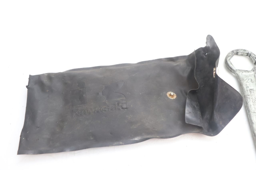 photo de KIT UTENSILI KAWASAKI GPX F ZX750F 750 (1986 - 1990) - Zoom sullo stato d'uso