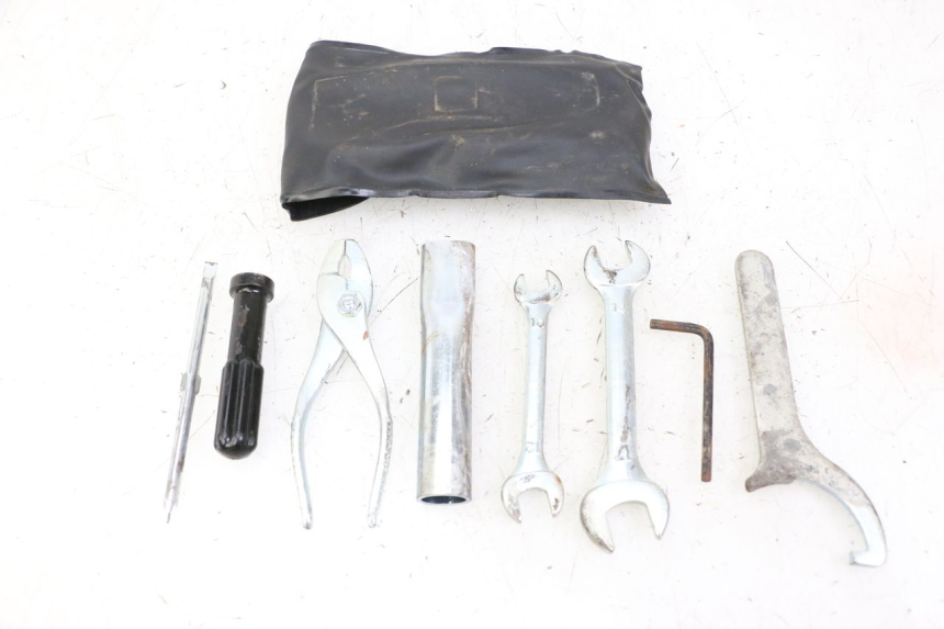 photo de KIT UTENSILI SUZUKI GSR 750 (2011 - 2017) - Primo piano tecnico