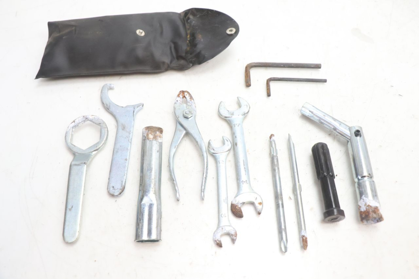 photo de KIT UTENSILI SUZUKI GSR 600 (2005 - 2012) - Vista principale